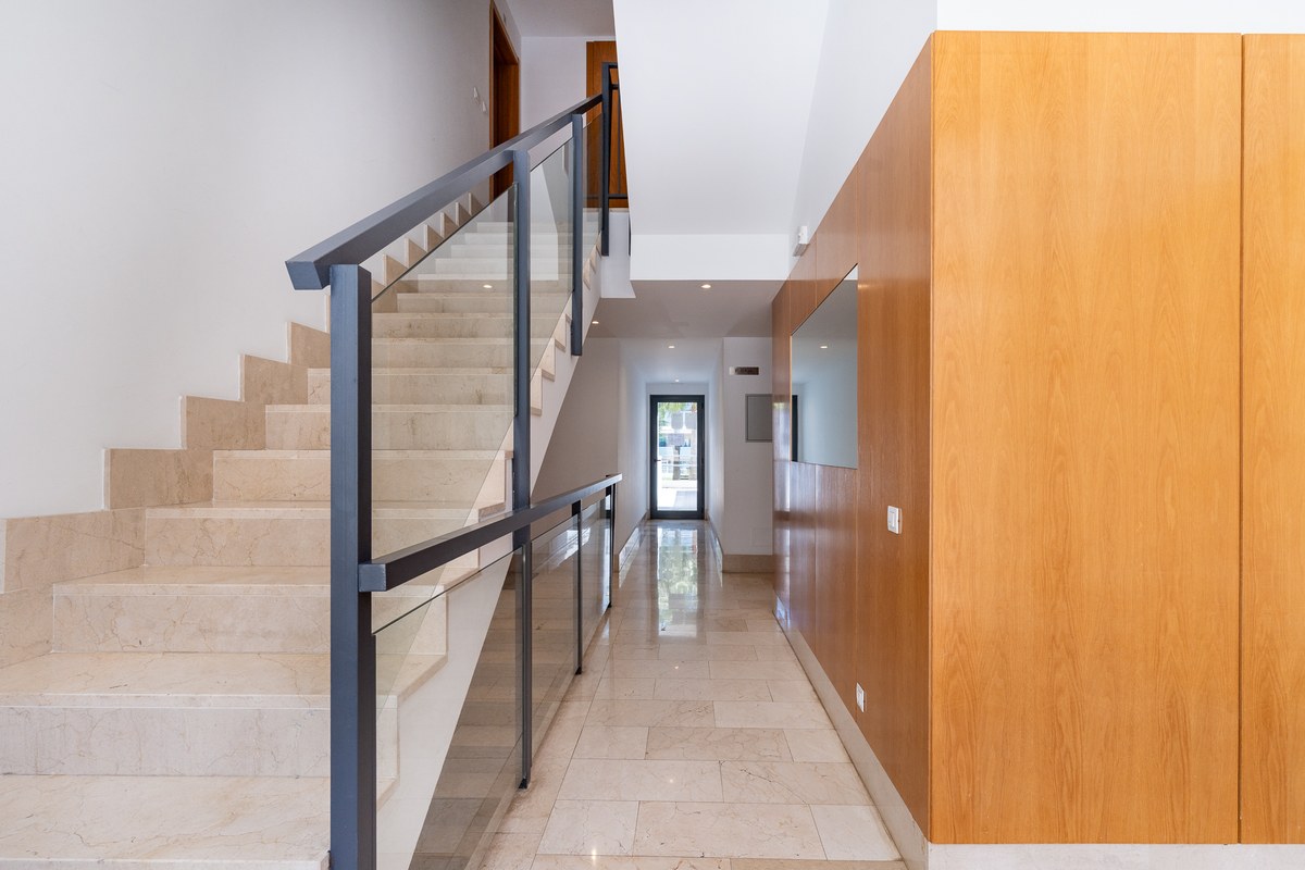 05-interior-marble-staircase-hallway-1200×800 El Jardín — Garden Apartment in Son Rapinya