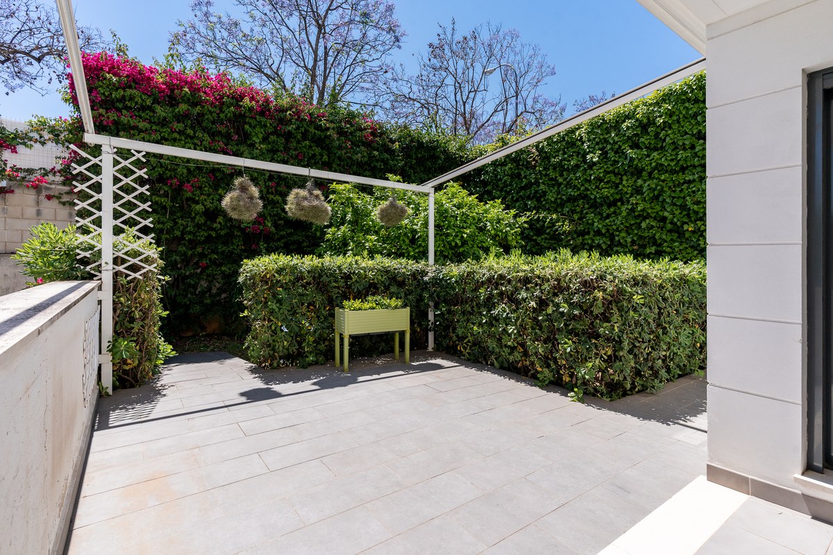 13-terrace-awning-bougainvillea-hedge-1200×800 El Jardín — Garden Apartment in Son Rapinya
