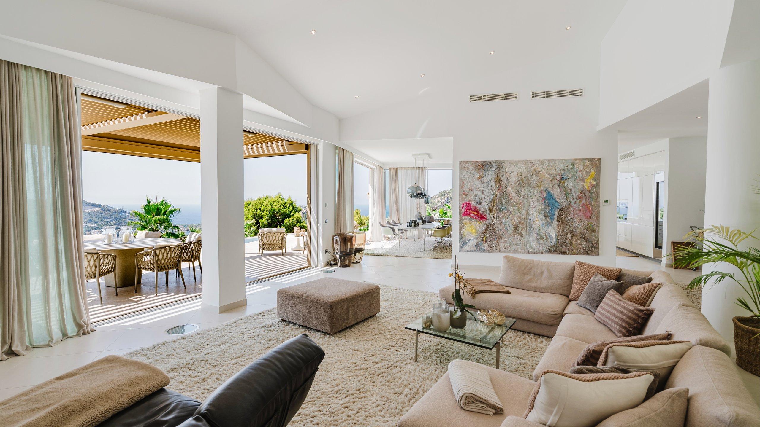 Casa Sunshine living room with sea view