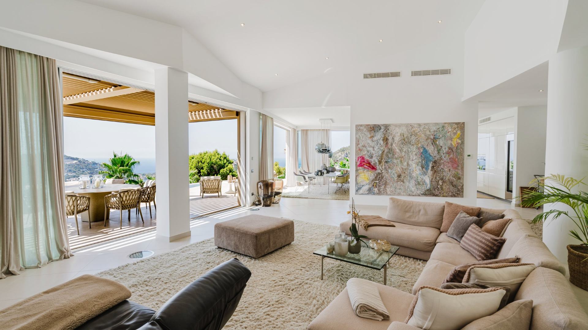 Casa Sunshine living room with sea view