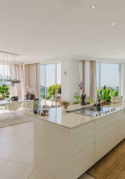 Kitchen, dining and living room of Casa Sunshine