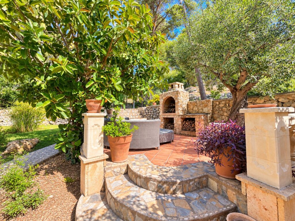 The barbecue terrace under the olive trees